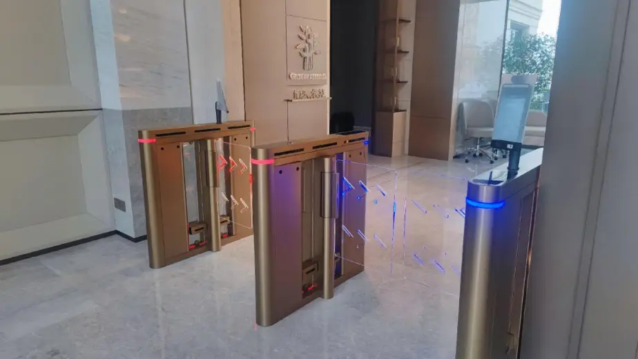 Control de acceso inteligente por reconocimiento facial