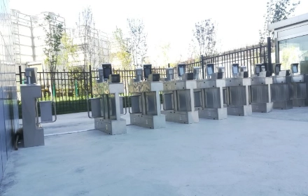 Puerta de acceso para la zona manufacturera