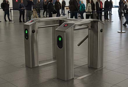 Compuerta de barrera oscilante comercial