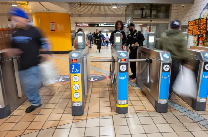Proveedor de puertas peatonales para estaciones de metro