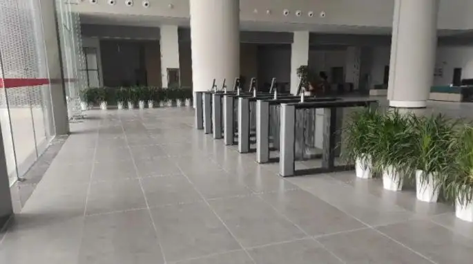 Proveedor de torniquetes de seguridad escolares