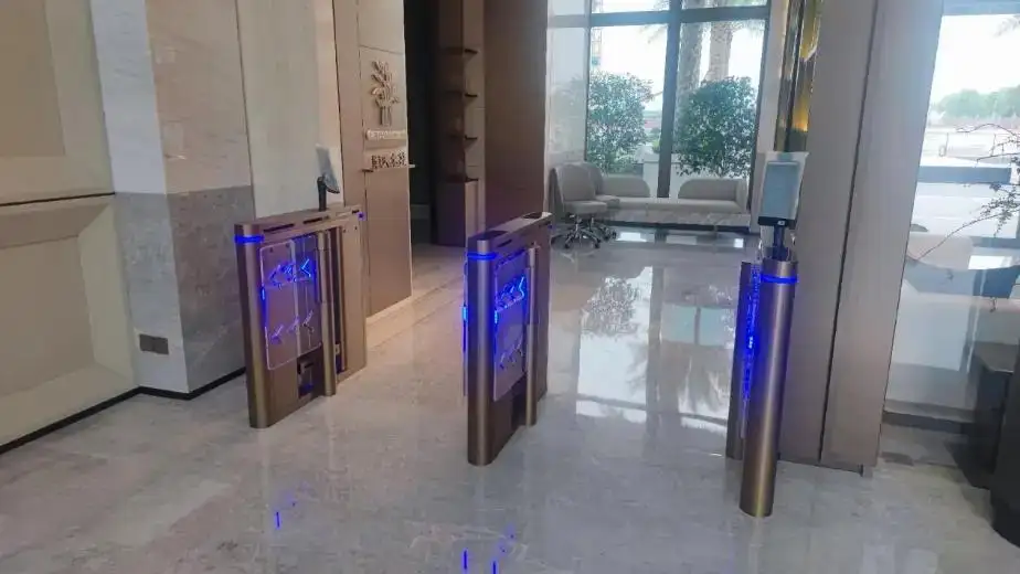 Puerta automática peatonal para torniquetes en edificios comerciales